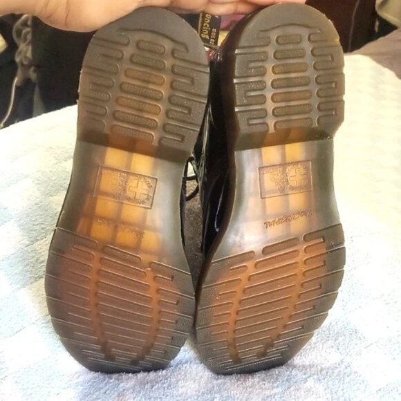 Dr. Martens Shiny Black Boots Leather Lace Up Doc Combat Boots Size 9 - Picture 16 of 16